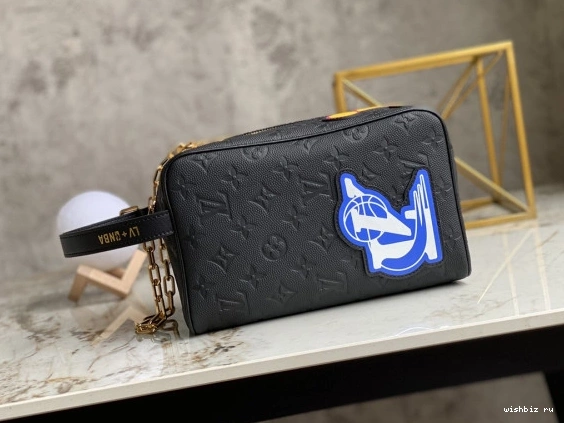 WIS VUITTON DOPP LOUIS KIT LVXNBA CHANELOAKROOM 0824